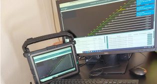 Pictured: TekTracking’s Commander Terminal Automation tablet and workstation were implemented in a Canadian Class I railroad yard last fall.