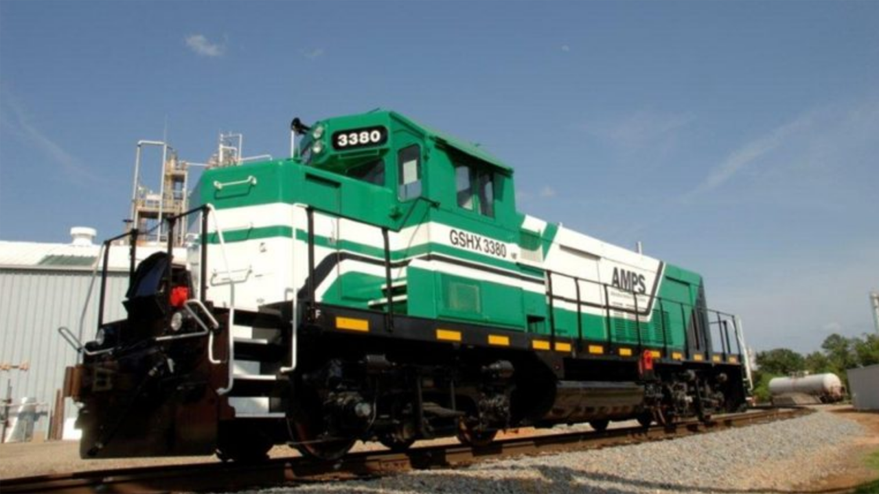 The Federal Railroad Administration-compliant battery-electric unit (pictured) that OmniTrax subsidiary NSR purchased from AMPS Traction offers 1,700 gross horsepower and 80,000 pound tractive effort.