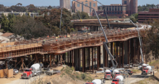 Mid-Coast Corridor Progress UCSD Viaduct progress on May 15, 2018 MCTC Pouring Frame 5 / Pepper Canyon Station stem and soffit pour.