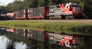 A Norfolk Southern (NS) Operation Awareness & Response train—comprising a locomotive, two boxcar classrooms, four tank cars, and two specially equipped flat cars for hands-on training—visited Williamsport, Pa. in late June. (Photograph Courtesy of NS)