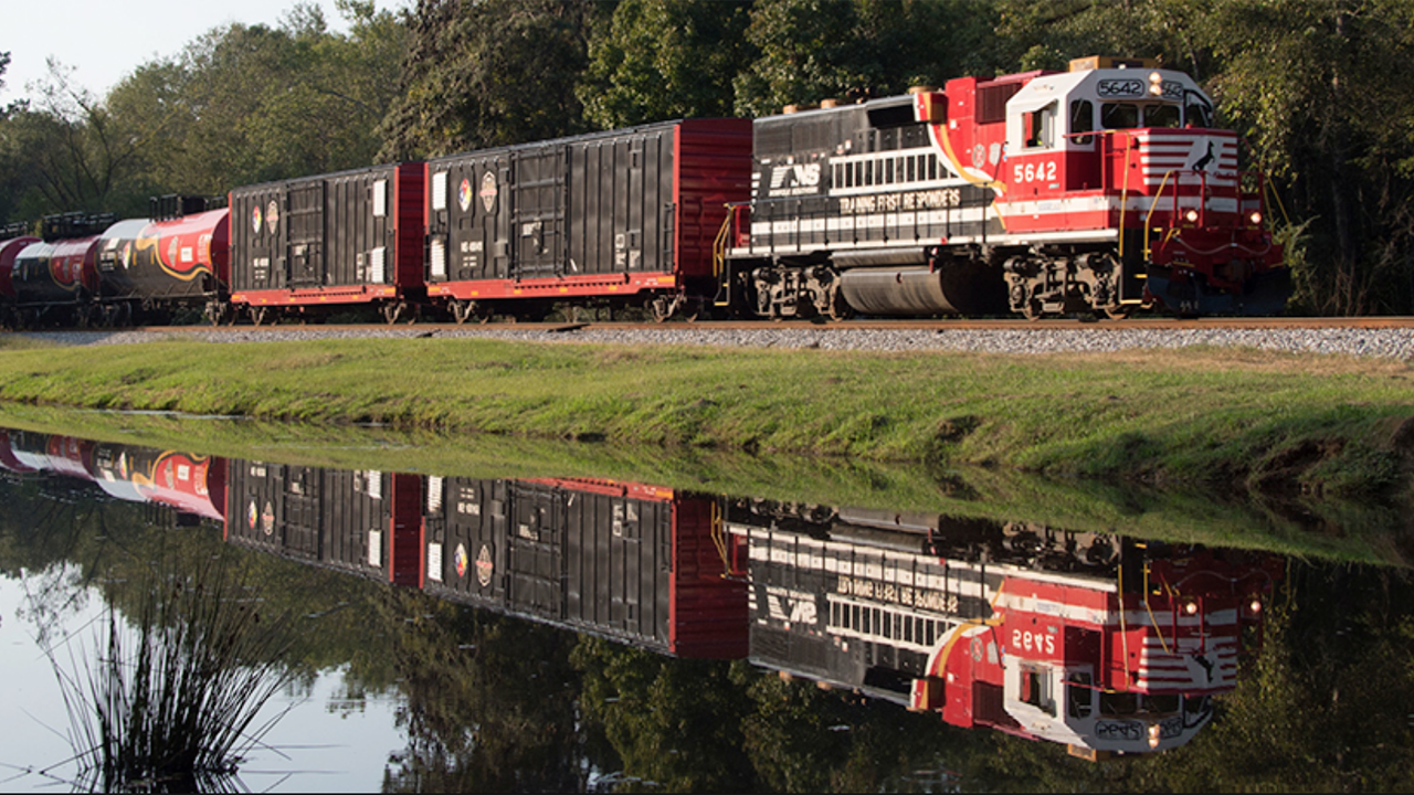 A Norfolk Southern (NS) Operation Awareness & Response train—comprising a locomotive, two boxcar classrooms, four tank cars, and two specially equipped flat cars for hands-on training—visited Williamsport, Pa. in late June. (Photograph Courtesy of NS)