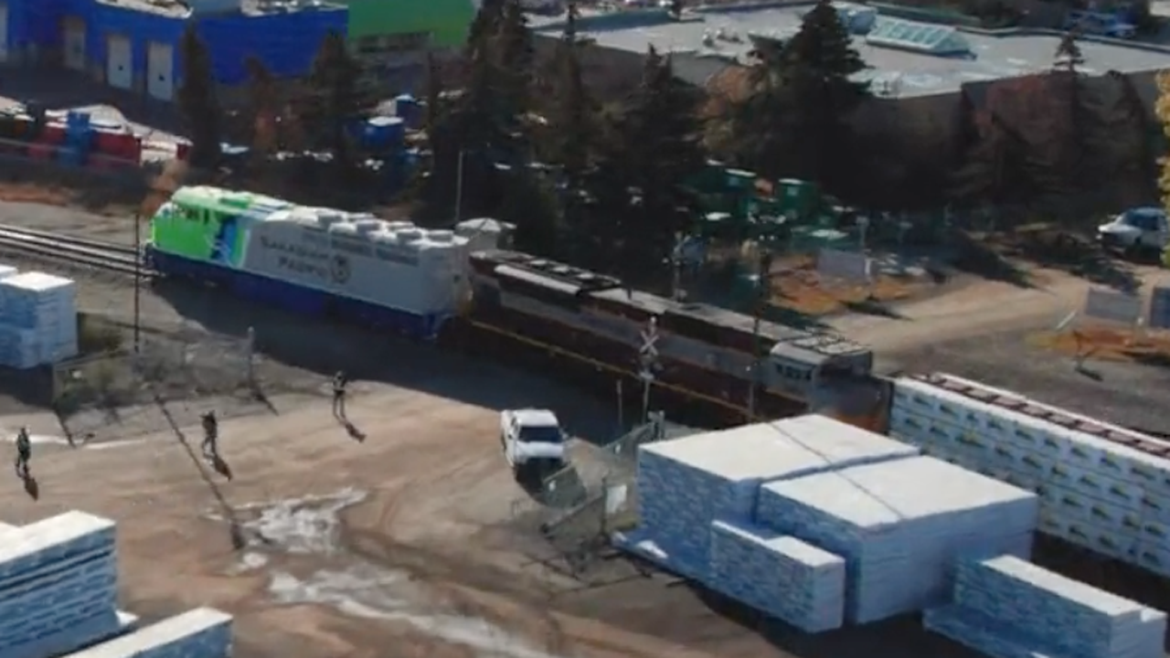 Canadian Pacific's hydrogen fuel cell-powered linehaul freight locomotive has made its first revenue move.  (Screenshot of a CP video, from Twitter)