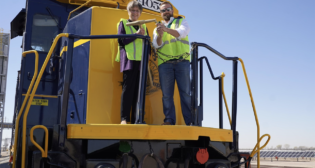 Kansas Gov. Laura Kelly on April 12 reported via Twitter: “It was a pleasure to be in Hugoton today to break ground on a $15M project to upgrade the Cimarron Valley Railroad. This makes food and fuel transport across southwest Kansas easier and more efficient than ever, boosting our agriculture industry and economy.”