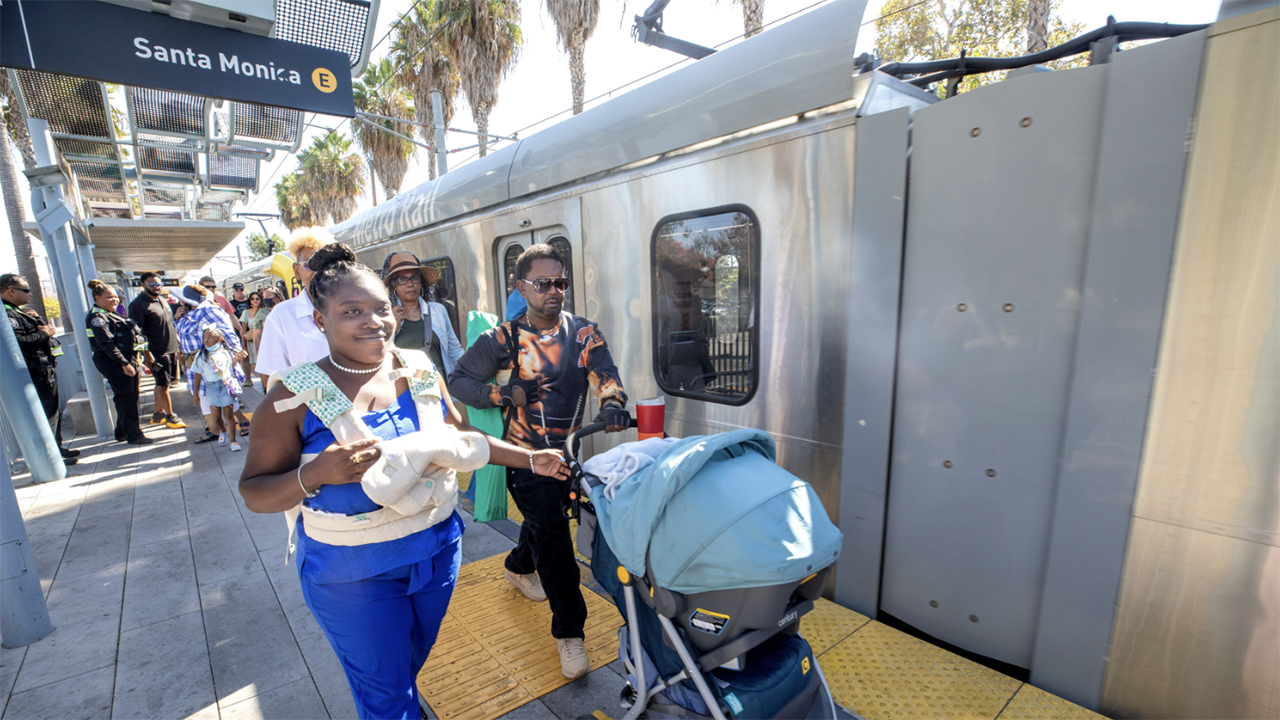 LACMTA’s monthly bus and rail ridership is now at 79% of its 2019 pre-pandemic level, with average weekend and average weekday ridership at 92% and 78% and of pre-pandemic (October 2019) levels, respectively. (LACMTA Photograph)